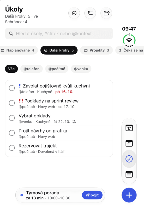 Úkoly v NerveDay na iPhonu Duo: Další kroky podle kontextů @telefon, @počítač a @venku, s prioritou a termínem.